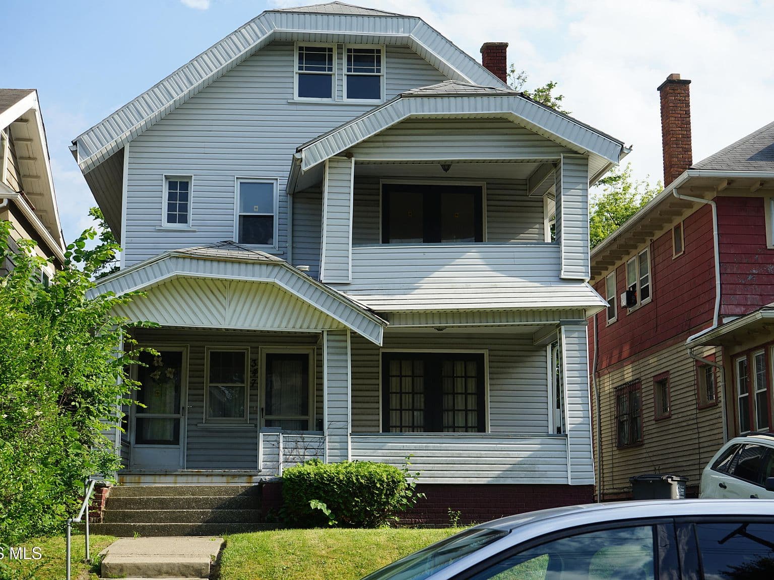 345 Melrose Ave, photo 1