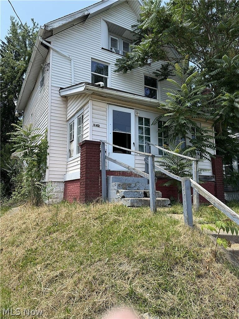1142 Bristol Ter, photo 1